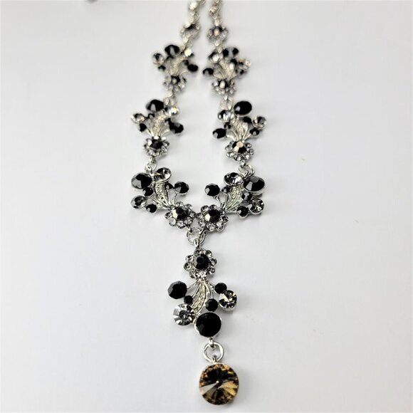Black Silver Rhinestone Necklace - Picture 6 of 12